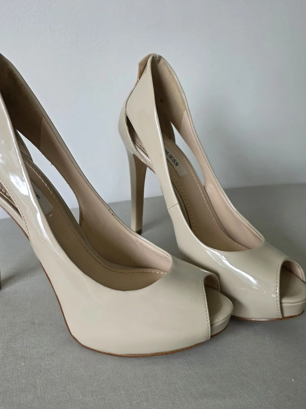 GUESS Harrah Nude Patent Peep Toe D'Orsay Platform Pumps Stiletto Heels 6.5M